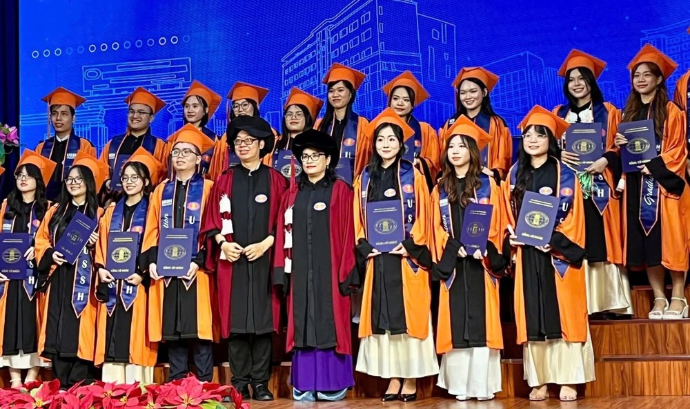 中国语文系毕业典礼。