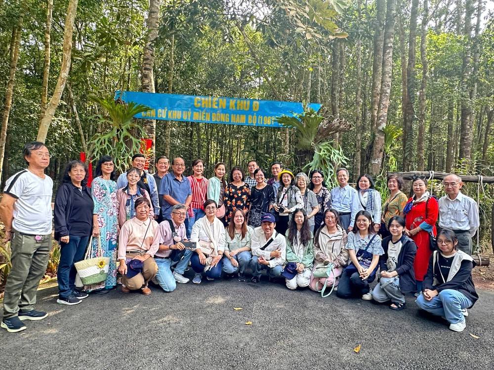 市各民族文学艺术协会组织开展“溯源之旅”活动。