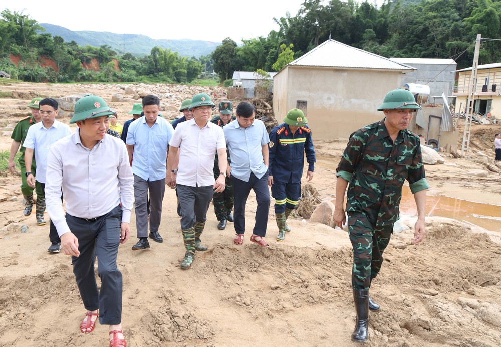 政府副总理黎成龙指示督促及时克服自然灾害造成的后果