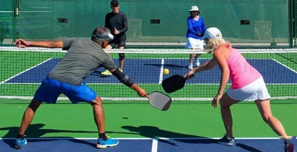 匹克球运动吸引了众多爱好者。