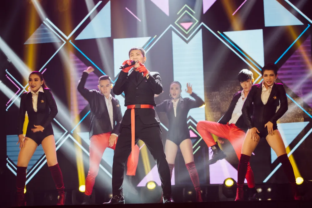 Ca sĩ Lam Trường và Noo Phước Thịnh lần đầu tiên kết hợp trên sân khấu Làn sóng xanh Next Step ảnh 3