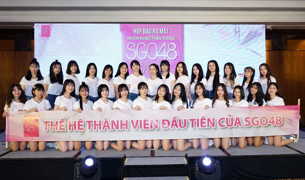 Nhóm nhạc thần tượng nữ nhiều thành viên nhất Việt Nam chính thức ra mắt ảnh 2 Nhóm nhạc thần tượng nữ nhiều thành viên nhất Việt Nam chính thức ra mắt ảnh 2