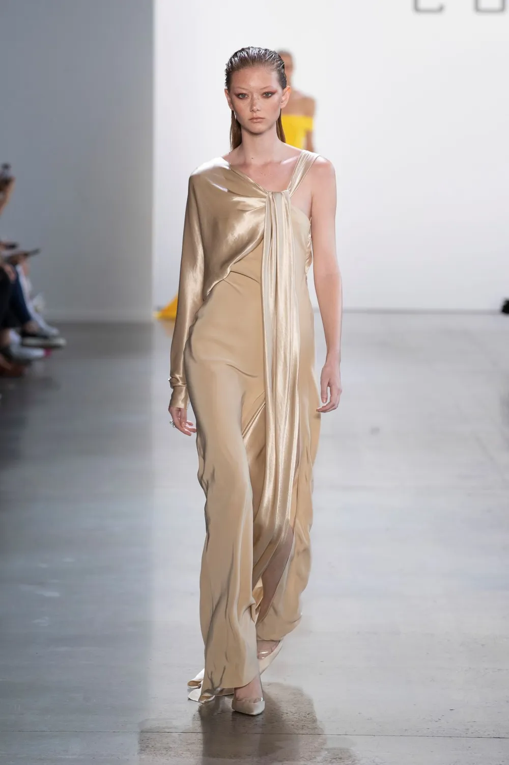 Elsa Hosk đảm nhiệm First Face và Vedette tại show Công Trí Xuân Hè 2020 ảnh 6 Elsa Hosk đảm nhiệm First Face và Vedette tại show Công Trí Xuân Hè 2020 ảnh 6