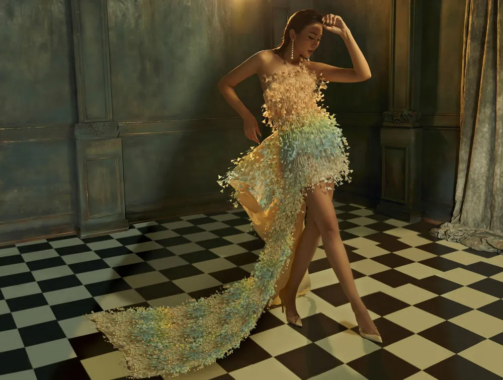 Thanh Hằng, Hồ Ngọc Hà lộng lẫy trong bộ ảnh mới nhất của Công Trí ảnh 8