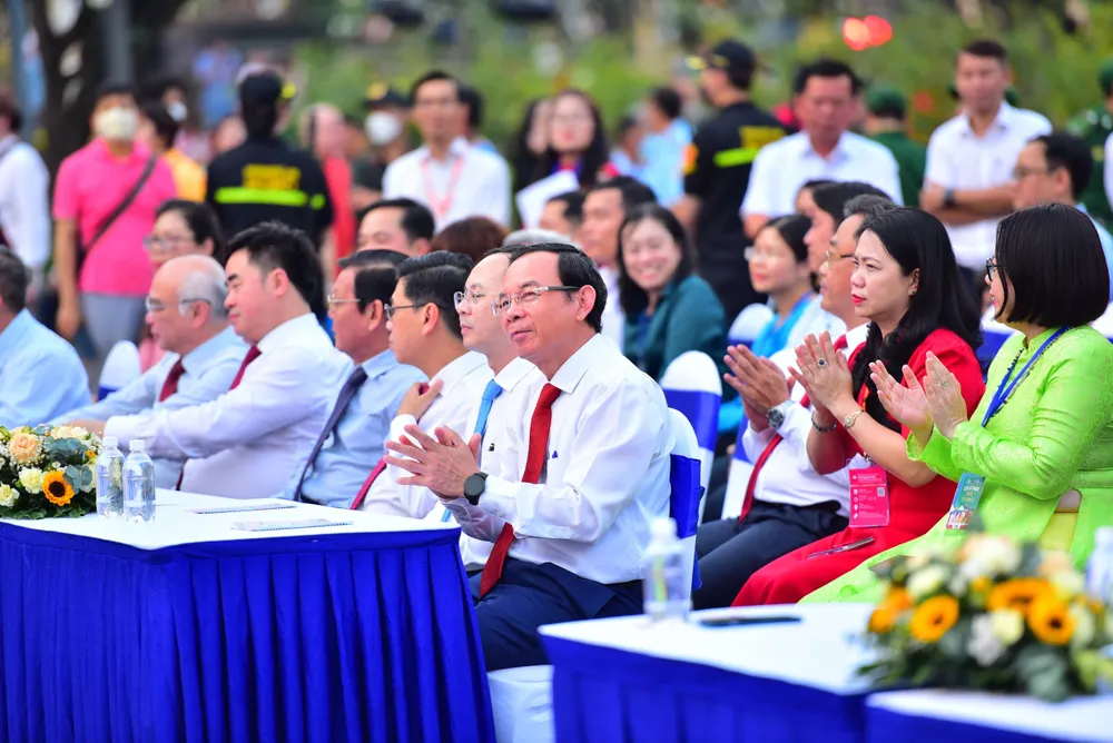 Đại biểu dự khai mạc Lễ hội Đường sách Tết Quý Mão 2023. Ảnh: DŨNG PHƯƠNG Đại biểu dự khai mạc Lễ hội Đường sách Tết Quý Mão 2023. Ảnh: DŨNG PHƯƠNG