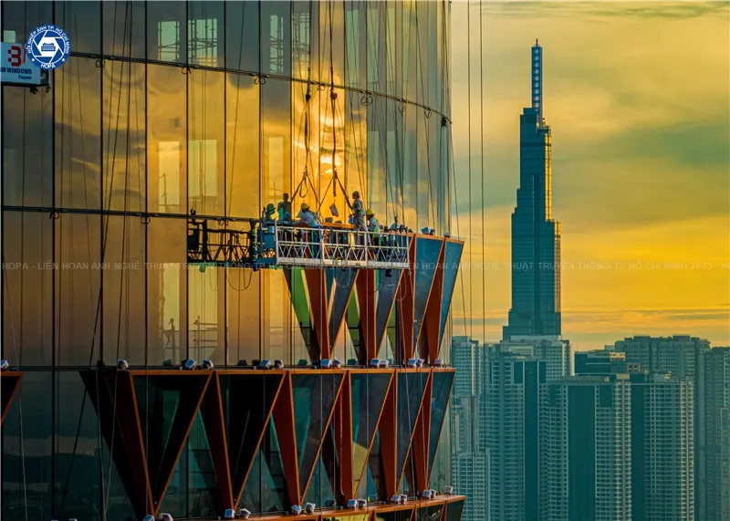 Tác phẩm "Đón ánh bình minh" của tác giả Lê Anh Tuấn đoạt Huy chương bạc Tác phẩm "Đón ánh bình minh" của tác giả Lê Anh Tuấn đoạt Huy chương bạc