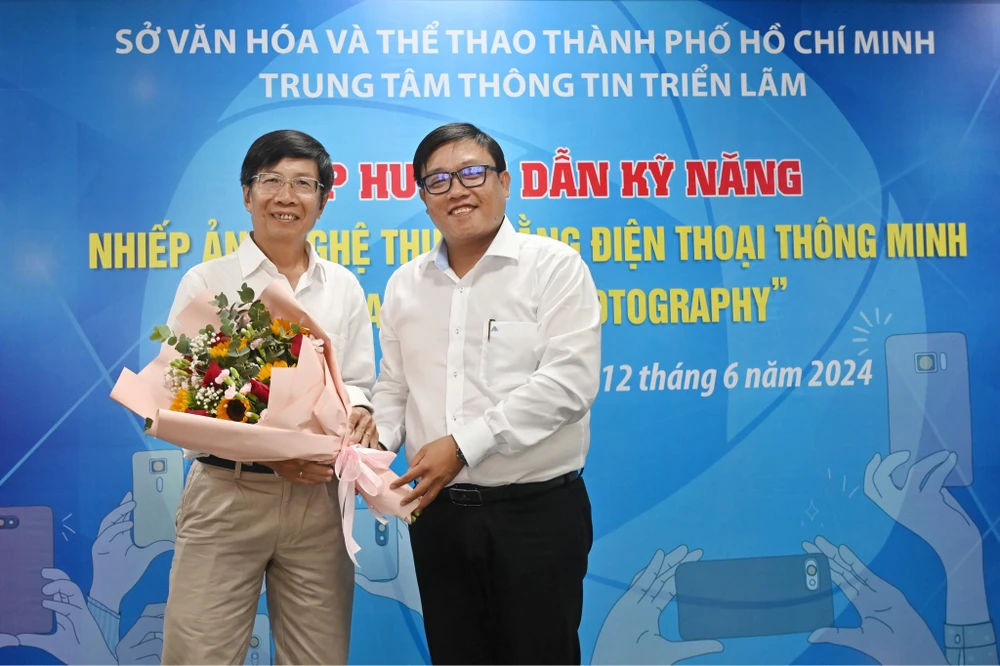 Lớp hướng dẫn kỹ năng nhiếp ảnh miễn phí lần II năm 2024 với chuyên đề “Nhiếp ảnh nghệ thuật bằng điện thoại thông minh - Smartphone Photography” 5ba720bd-b585-4a3a-a0e1-d8c7d3bccbd9.jpeg
