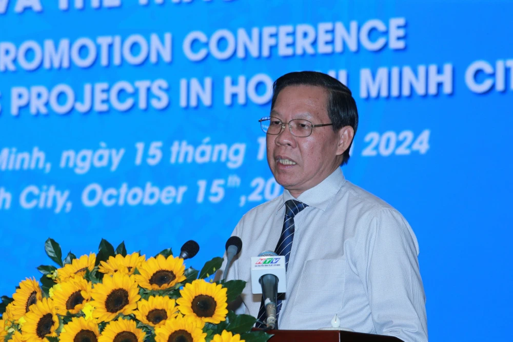 Đồng chí Phan Văn Mãi, Chủ tịch UBND TPHCM phát biểu khai mạc Hội nghị. Ảnh: DŨNG PHƯƠNG IMG_1863.JPG