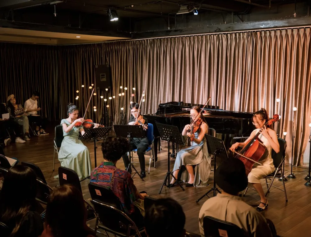 Một buổi biểu diễn của nhóm nhạc la Muse 480367637_602157289363200_9006682548698008430_n 2.jpg