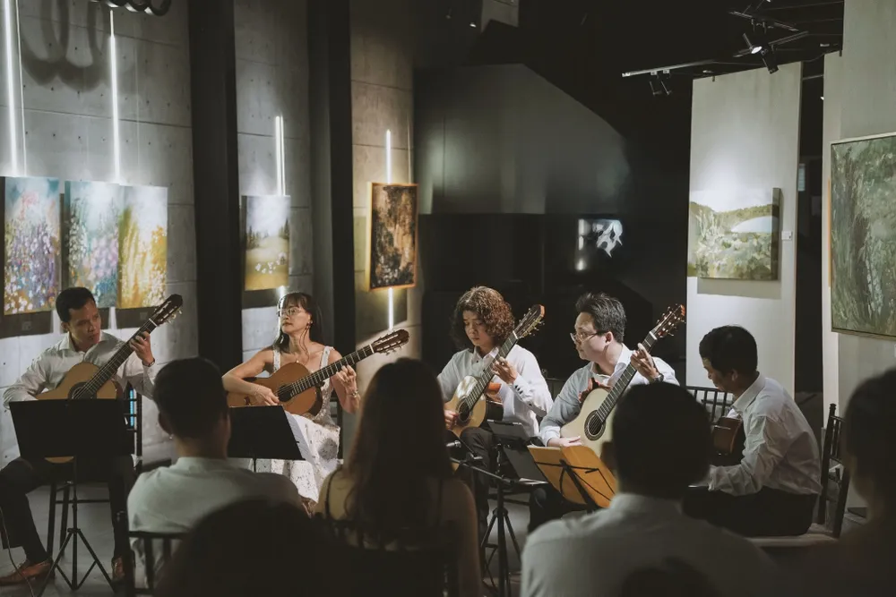 Một buổi biểu diễn của nhóm nhạc la Muse 480572751_603694732542789_5165678179979790369_n 2.jpg