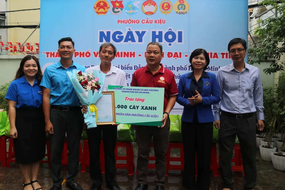 UBND và Ủy ban MTTQ Việt Nam phường Cầu Kiệu phối hợp tổ chức Ngày hội “Thành phố văn minh – hiện đại – nghĩa tình” năm 2025 IMG_2800.JPG