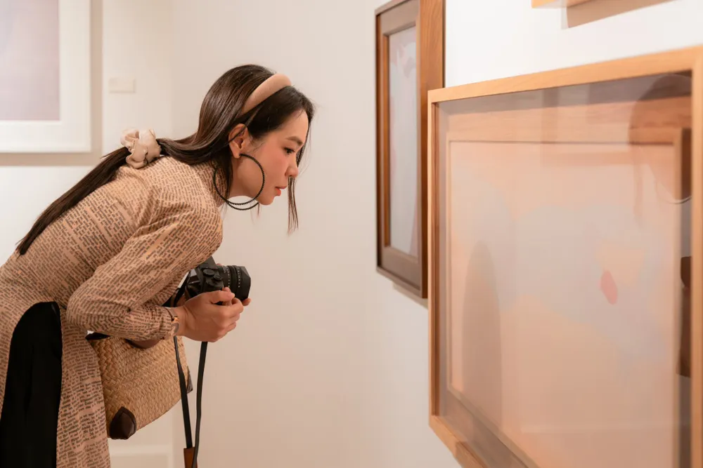 Khách tham quan triển lãm 573601163_10162090516966089_8595001468287410723_n.jpg