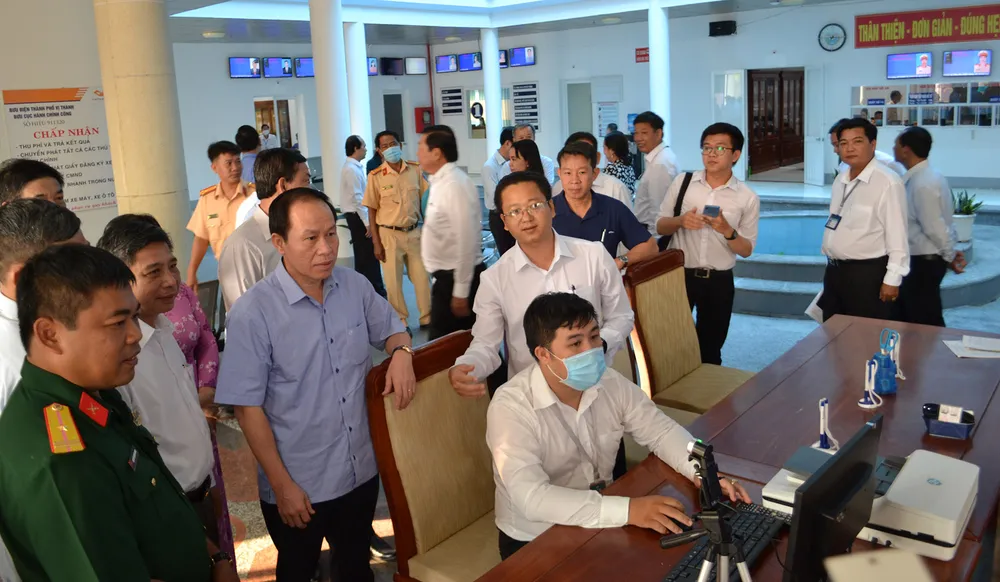 Hậu Giang: Đột phá cải cách hành chính phục vụ người dân và doanh nghiệp ảnh 2 Hậu Giang: Đột phá cải cách hành chính phục vụ người dân và doanh nghiệp ảnh 2