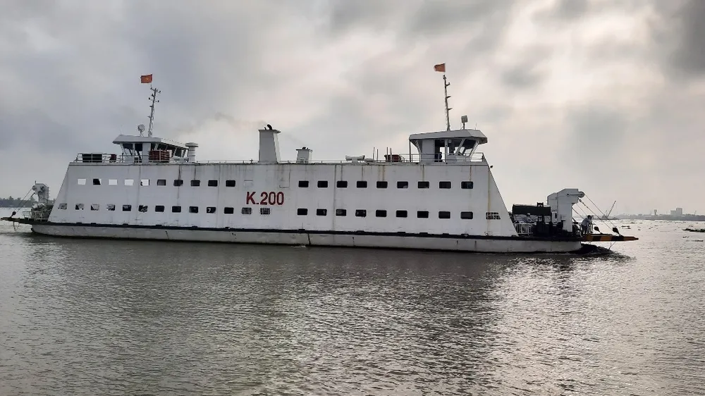 Thời gian triển khai thi công từ 18 giờ ngày 14-4 đến 6 giờ ngày 15-4, bến phà Đình Khao sẽ tạm dừng hoạt động Thời gian triển khai thi công từ 18 giờ ngày 14-4 đến 6 giờ ngày 15-4, bến phà Đình Khao sẽ tạm dừng hoạt động