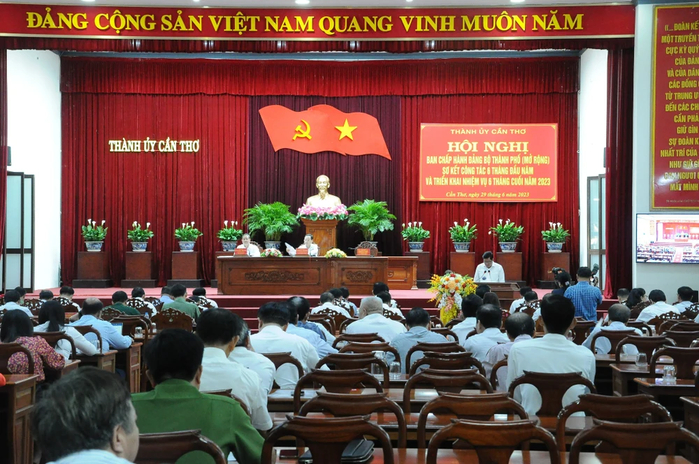 Quang cảnh hội nghị