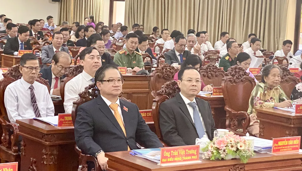 Các đại biểu tham dự kỳ họp HĐND TP Cần Thơ sáng 5-7