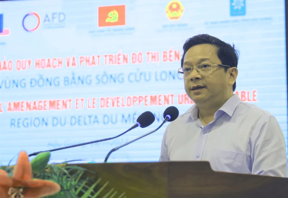 Ông Nguyễn Đức Hiển, Phó Trưởng Ban Kinh tế Trung ương phát biểu khai mạc hội thảo Ông Nguyễn Đức Hiển, Phó Trưởng Ban Kinh tế Trung ương phát biểu khai mạc hội thảo