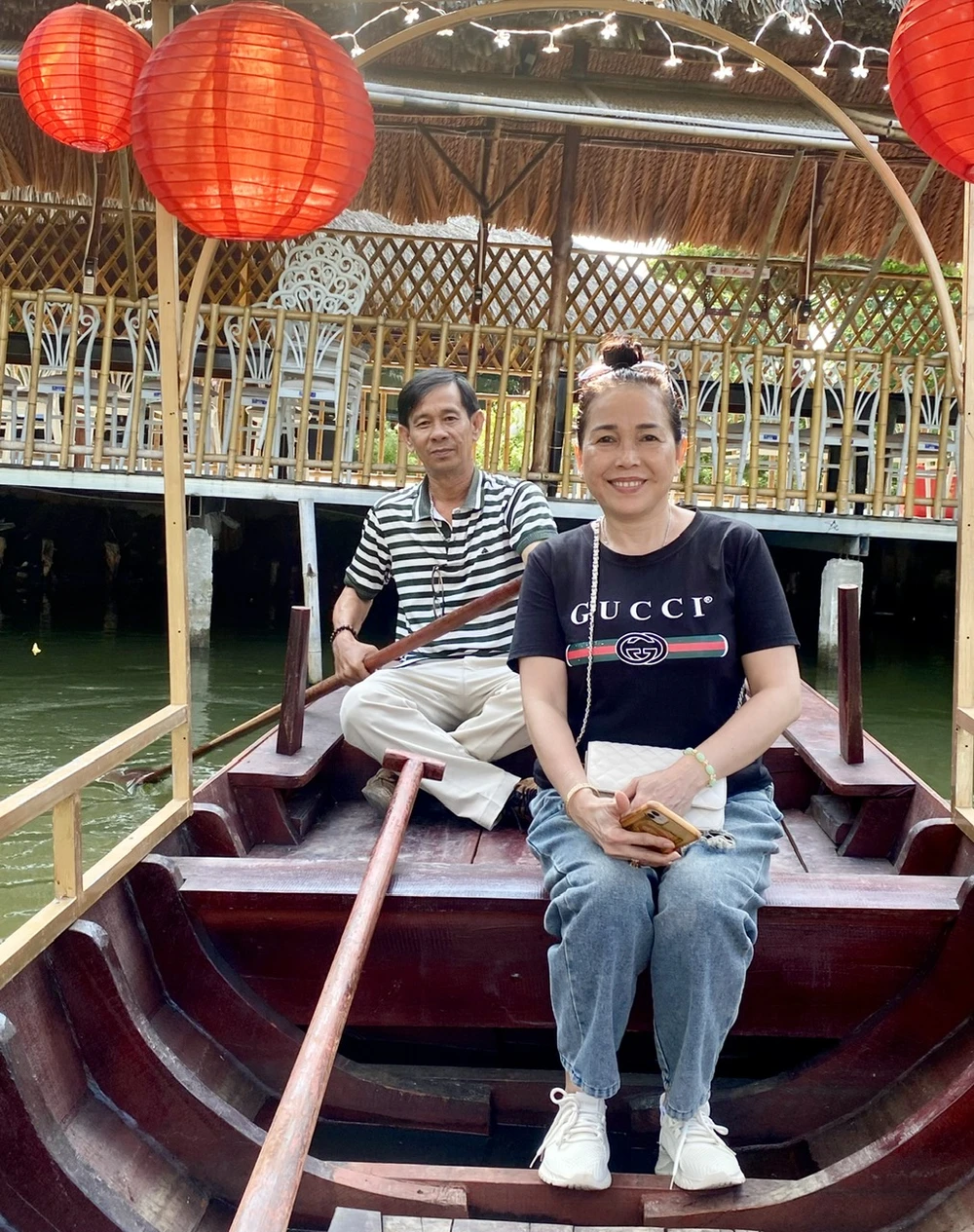 Du khách trải nghiệm bơi xuồng tại Tây Đô Farm 0009.jpg