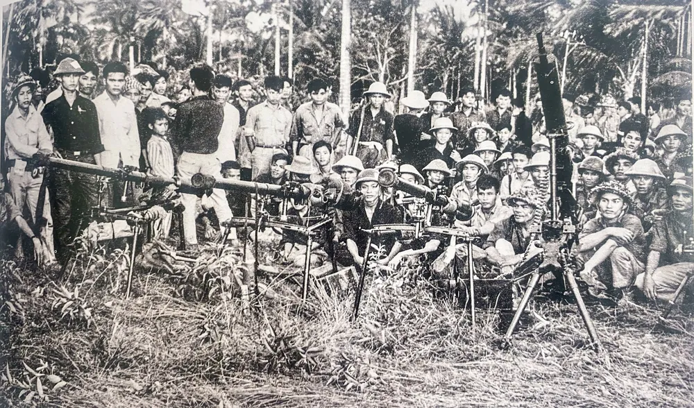Ngày 26-6-1964 Tiểu đoàn Tây Đô ra mắt tại xã Phương Bình (Phụng Hiệp - Cần Thơ). Đây là đơn vị 2 lần được tuyên dương Anh hùng lực lượng vũ trang nhân dân - ảnh của tác giả Trần Giác 1.jpg
