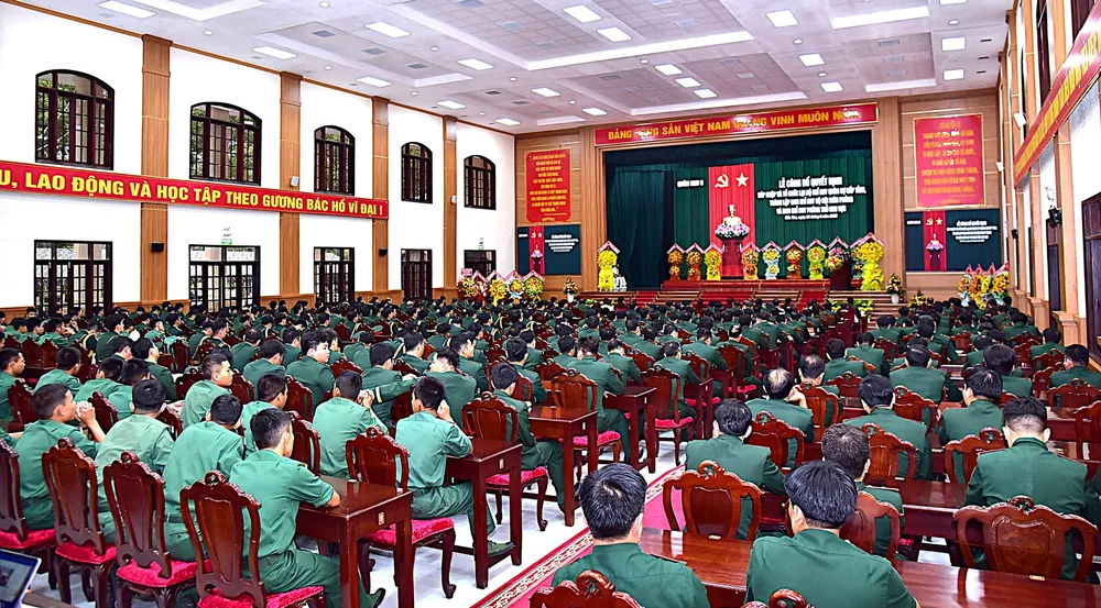 Quang cảnh lễ công bố 3.jpg