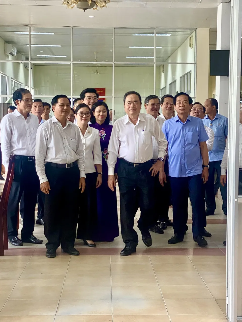 Chủ tịch Quốc hội cùng lãnh đạo TP Cần Thơ đến kiểm tra hoạt động tại phường Ninh Kiều 8.jpg
