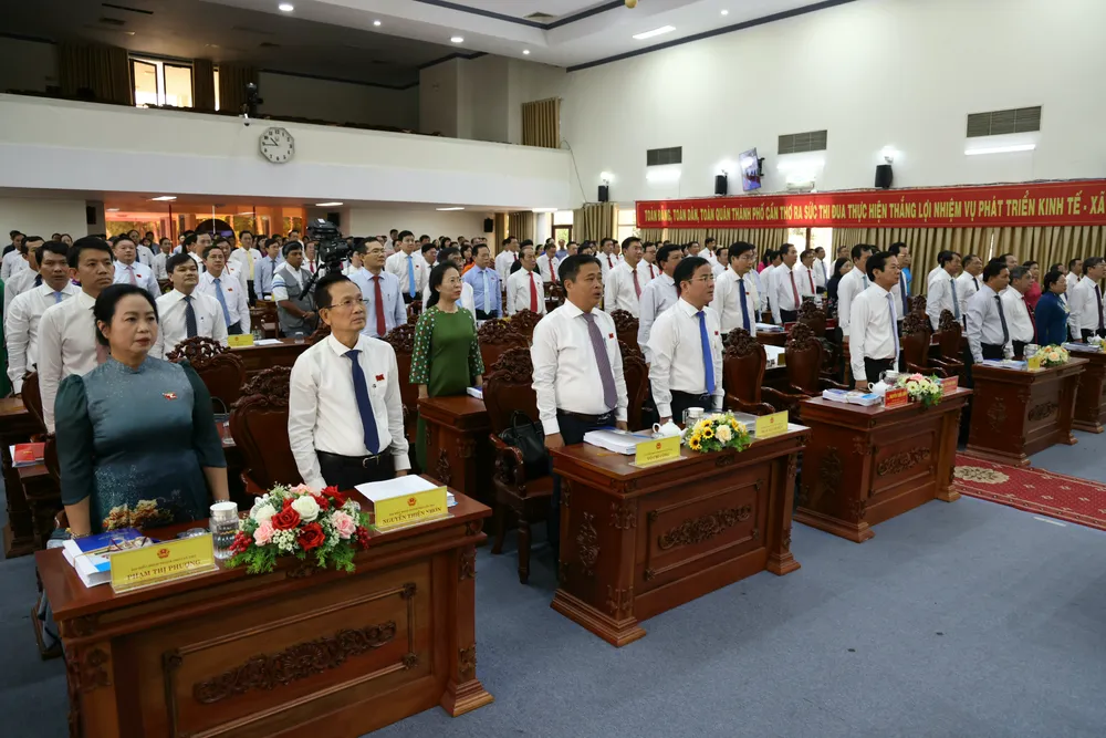 Các đại biểu tham dự kỳ họp 1.JPG