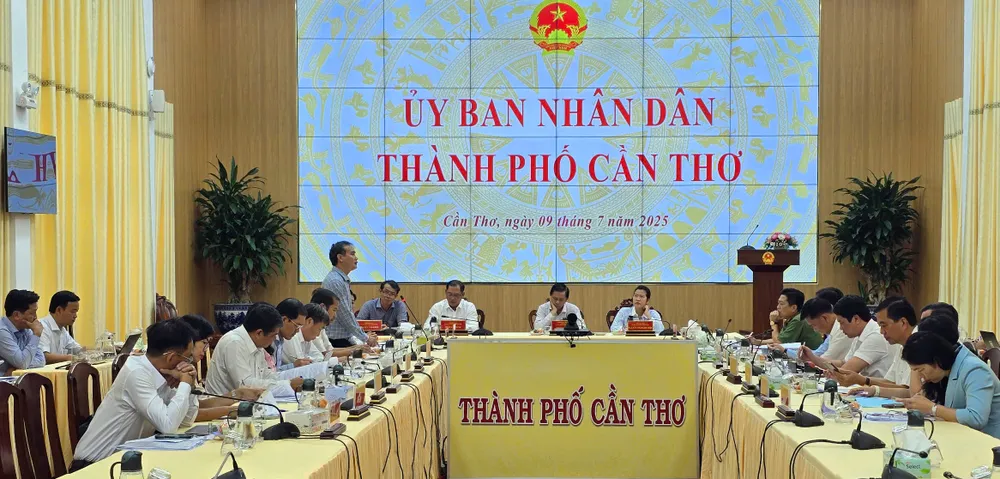 Quang cảnh cuộc họp 102.jpg