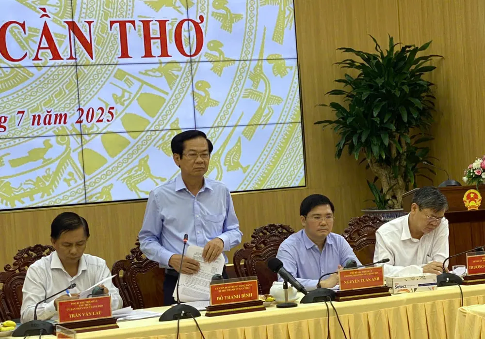 លេខាបក្សទីក្រុង Can Tho លោក Do Thanh Binh ថ្លែងសុន្ទរកថាបញ្ចប់កិច្ចប្រជុំ។ 002.jpg