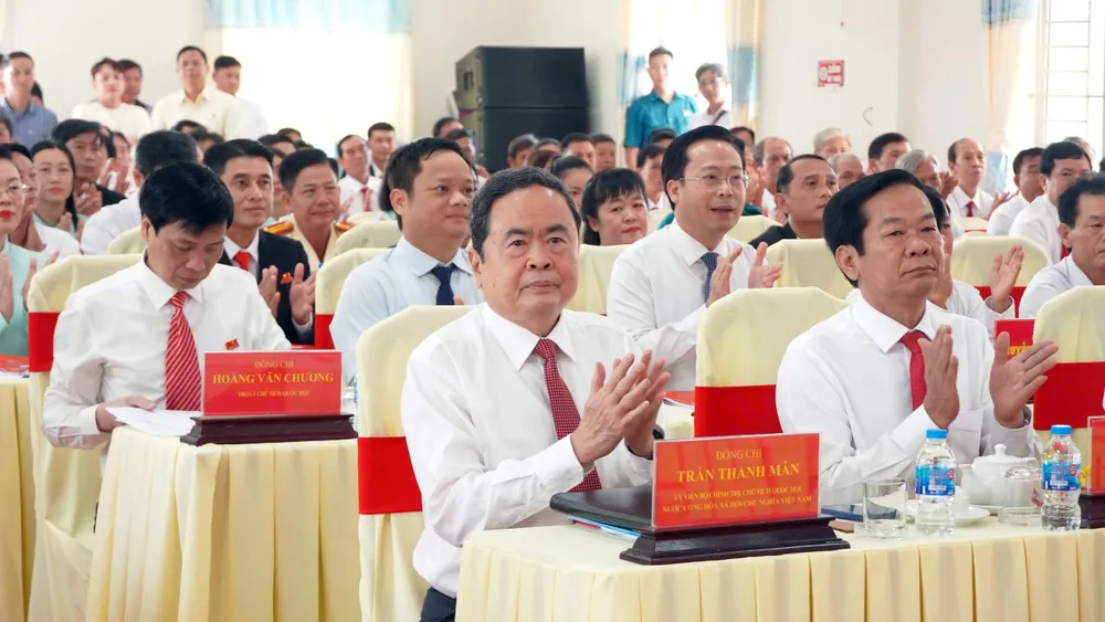 Các đại biểu tham dự Đại hội Đảng bộ xã Thạnh Xuân 4.jpg