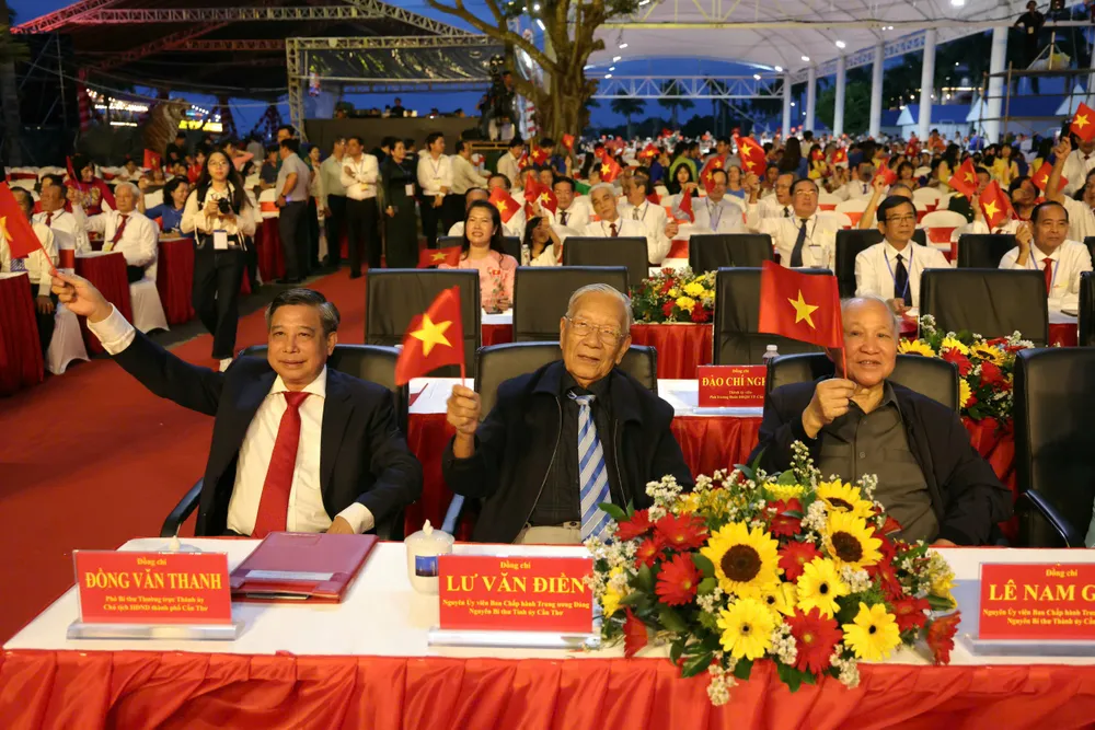 Các đại biểu tham dự chương trình 12.jpg