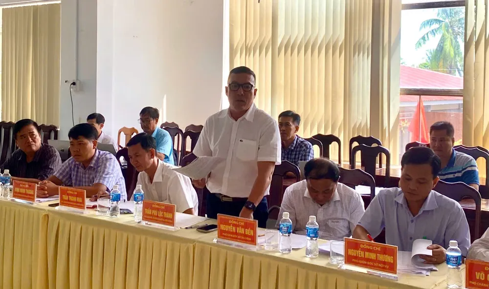 លោក Tran Phu Loc Thanh អនុប្រធានមន្ទីរកសិកម្ម និងបរិស្ថានទីក្រុង Can Tho បាននិយាយនៅក្នុងកិច្ចប្រជុំនេះ។ 18 Ông Trần Phú Lộc Thành - Phó Giám đốc Sở NN-MT TP Cần thơ phát biểu tại buổi làm việc.jpg
