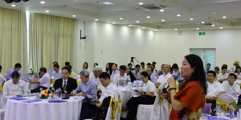 Th.S Châu Thị Tuyết Hạnh, Chuyên viên chính Phòng Nuôi trồng thủy sản, Cục thủy sản và kiểm ngư trình bày những thách thức và cơ hội ngành nuôi trồng thủy sản Việt Nam 003.jpg
