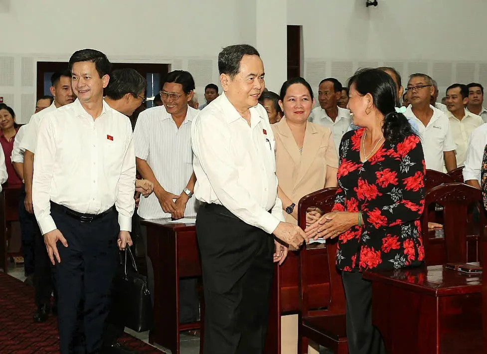 Nationalförsamlingens ordförande Tran Thanh Man träffade väljare i Vi Thanh-distriktet i Can Tho. 68686868.jpg