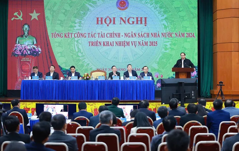 Thủ tướng Phạm Minh Chính dự và phát chỉ đạo hội nghị tổng kết công tác tài chính - ngân sách năm 2024 và triển khai nhiệm vụ năm 2025 do Bộ Tài chính tổ chức, chiều 31-12. Ảnh: VGP img9937-1735642918947192252790.jpg
