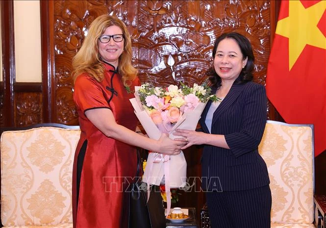 Phó Chủ tịch nước Võ Thị Ánh Xuân tiếp bà Silvia Danailov, Trưởng Đại diện Quỹ Nhi đồng Liên hợp quốc tại Việt Nam, sáng 7-1. Ảnh: TTXVN pctn2-070125.jpg