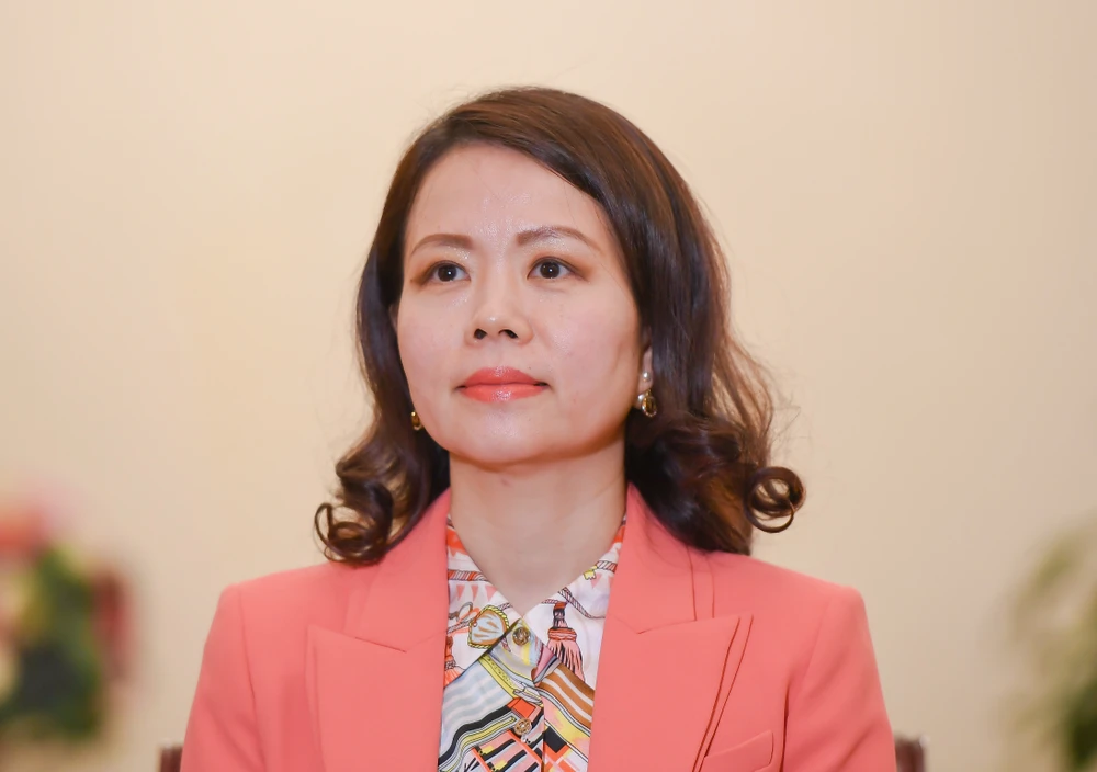 Thứ trưởng Bộ Ngoại giao Nguyễn Minh Hằng 1000017860.jpg