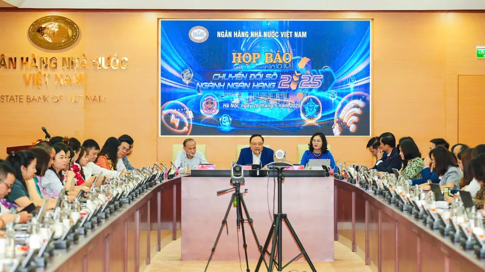 NHNN tổ chức họp báo, sáng 26-5 z6639623726884_4fb429041fd4258c30c9b8f6e5ecba76.jpg