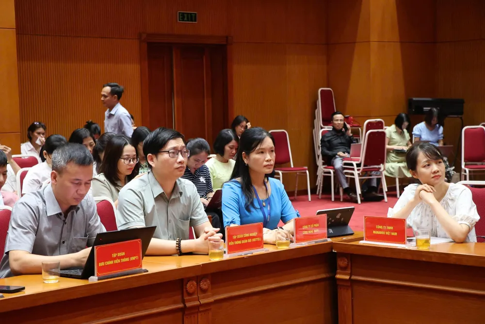 Các đại biểu tham dự hội nghị z6721812567218_60b303b700ab2d6c73aeca2287b0295b.jpg