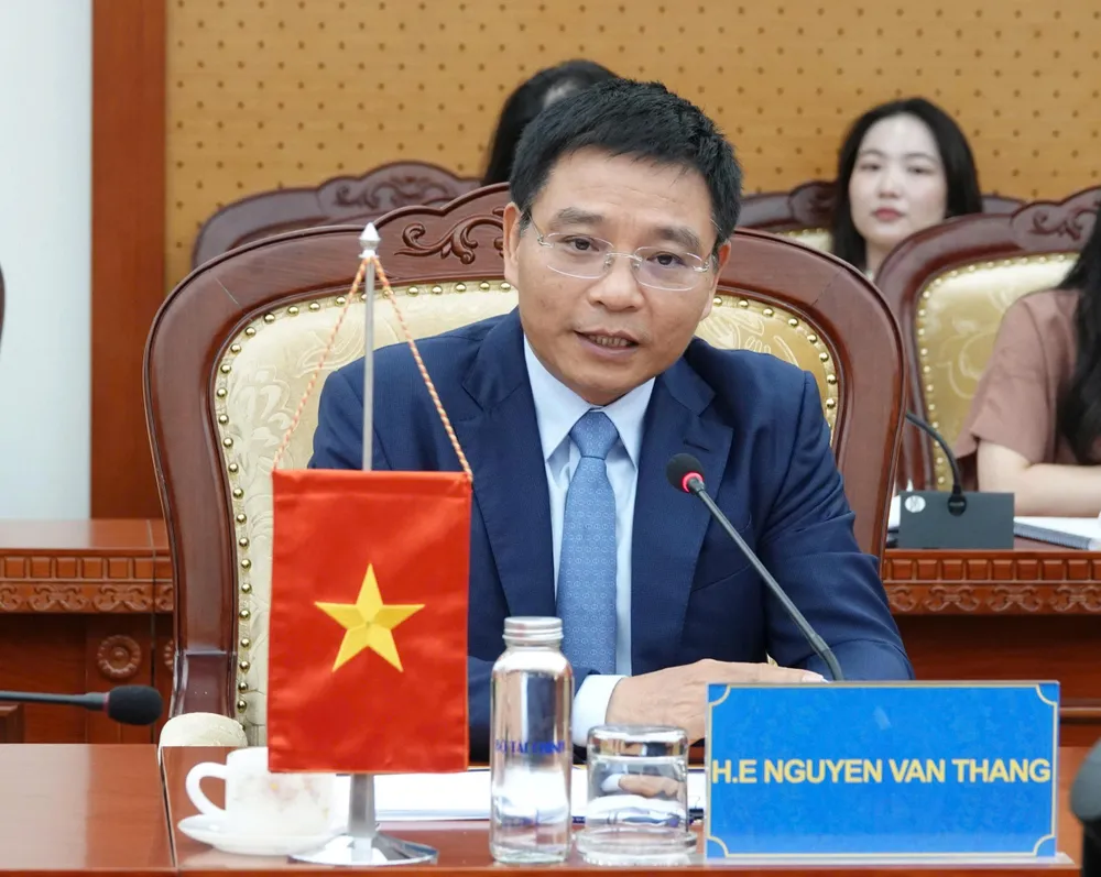 Bộ trưởng Bộ Tài chính Nguyễn Văn Thắng tại buổi làm việc 1000037853.jpg