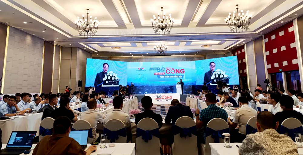 Quang cảnh tại diễn đàn chuyendoiso.jpg