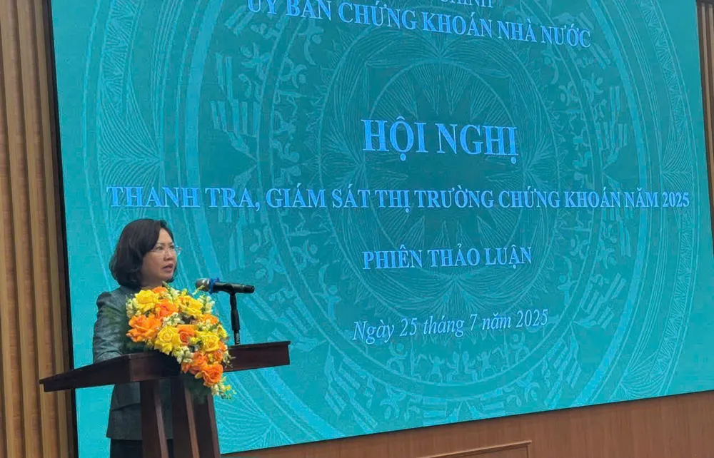 Chủ tịch UBCKNN Vũ Thị Chân Phương phát biểu tại hội nghị CT UBCKNN.jpg