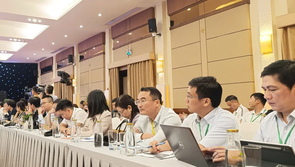 Các đại biểu tham dự diễn đàn z6856030761927_85c57ab91c70d64bea97ba37be8e8c8d.jpg