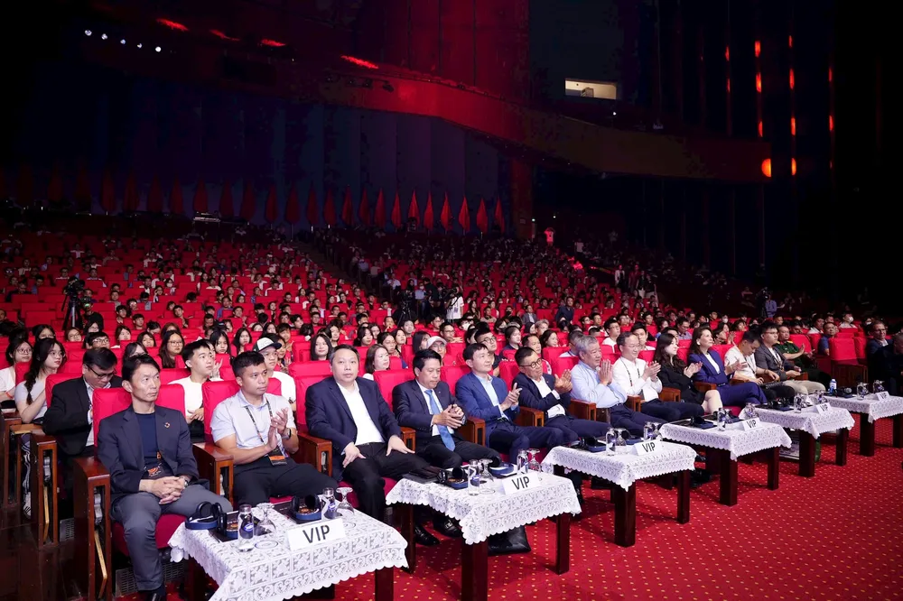 Quang cảnh hội thảo 1fe021a6e97d6023396c.jpg