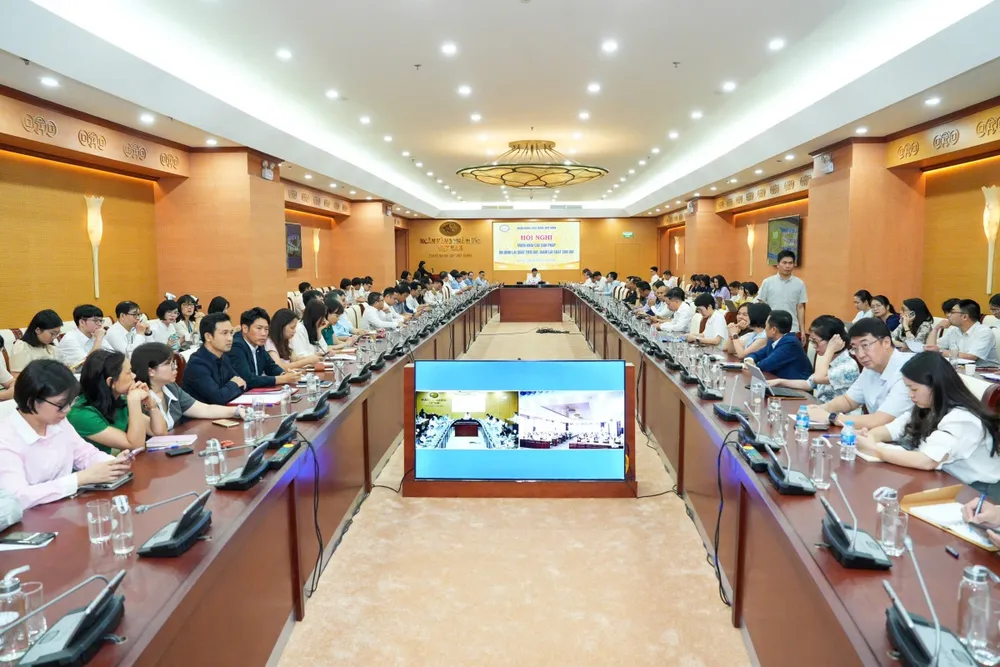 Quang cảnh hội nghị z6872234812341-6fe644764905d74311f3a74f5fbbbe1e20250804142921.jpg