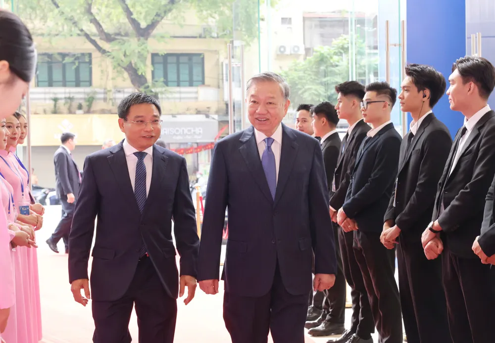 Tổng Bí thư Tô Lâm dự Lễ kỷ niệm 80 năm Ngày truyền thống ngành Tài chính, sáng 8-8. Ảnh: QUANG PHÚC z6885105510068_c6b05f284d3bd9c69344cd40fb48cb03.jpg