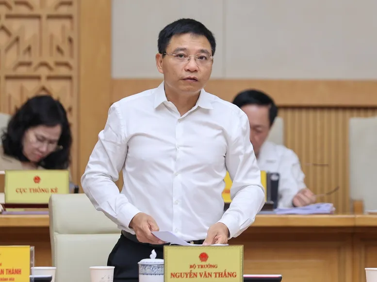 Bộ trưởng Bộ Tài chính Nguyễn Văn Thắng báo cáo tại phiên họp Chính phủ thường kỳ. Ảnh: VGP Bộ trưởng Bộ Tài chính Nguyễn Văn Thắng báo cáo tại phiên họp Chính phủ thường kỳ. Ảnh: VGP
