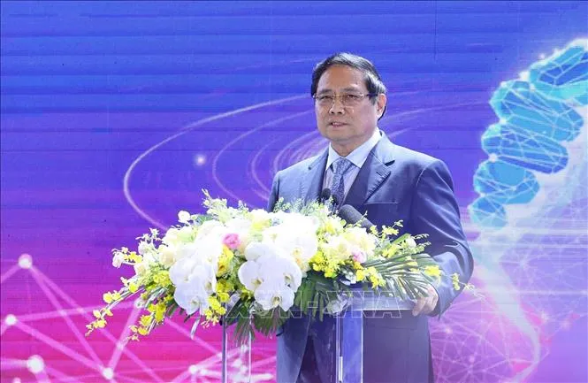 Thủ tướng Phạm Minh Chính phát biểu tại chương trình “Toàn cảnh Kinh tế tư nhân lần thứ nhất” (ViPEL 2025), chiều 10-10. Ảnh: TTXVN vna_potal_thu_tuong_tham_du_phien_hop_cap_cao_toan_canh_kinh_te_tu_nhan_lan_thu_nhat_vipel_2025_stand (3).jpg