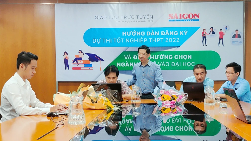 Quang cảnh buổi giao lưu về đăng ký dự thi tốt nghiệp THPT và xét tuyển đại học 2022, sáng 4-5. Ảnh: THỤY QUYÊN