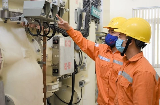 Nguy cơ xảy ra sự cố điện do nắng nóng