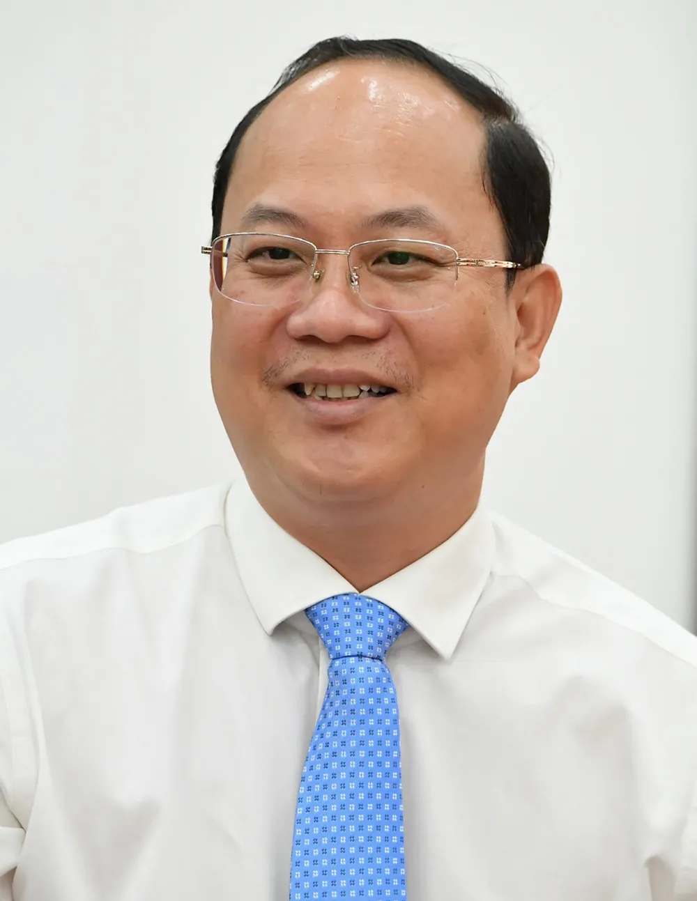 Nghịch lý việc dân tăng, cán bộ giảm ảnh 1